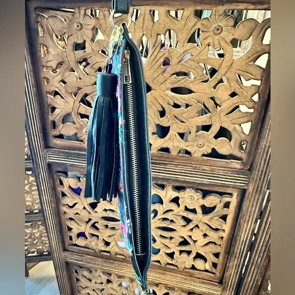 Colorful Embroidered Floral Evening Bag / Wristlet / Clutch with Tassel. - Picture 9 of 11